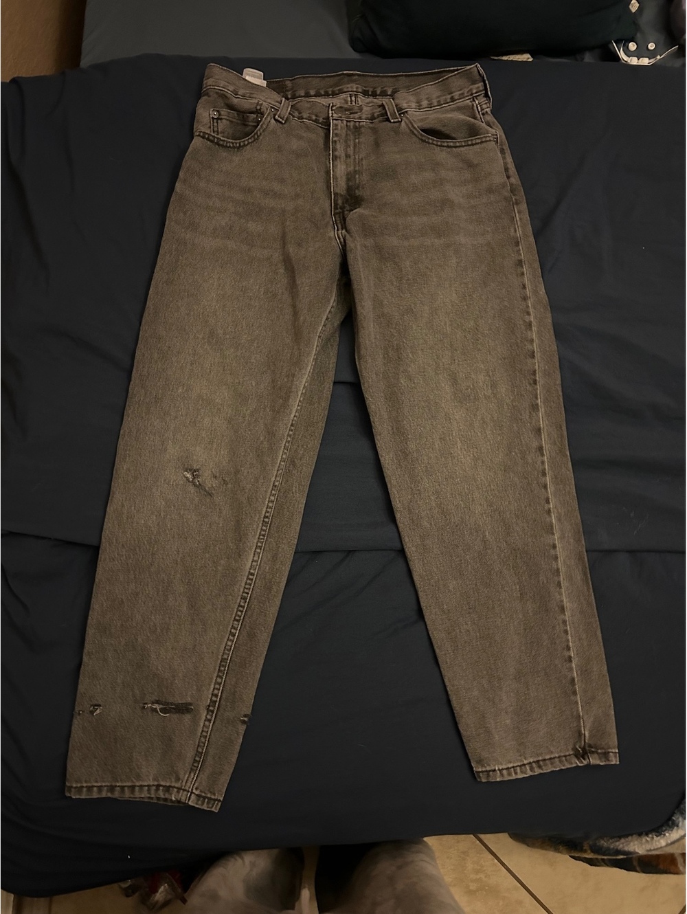 Levi's 550 Relaxed Fit Men's Jeans Size W33 L30 Gray Distressed - Picture 2 of 6
